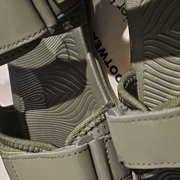 ๐NEW HIKE FOOTWEAR SANDALS Army Green (๐ฒprice reduced!) ๐ - Picture 12 of 12